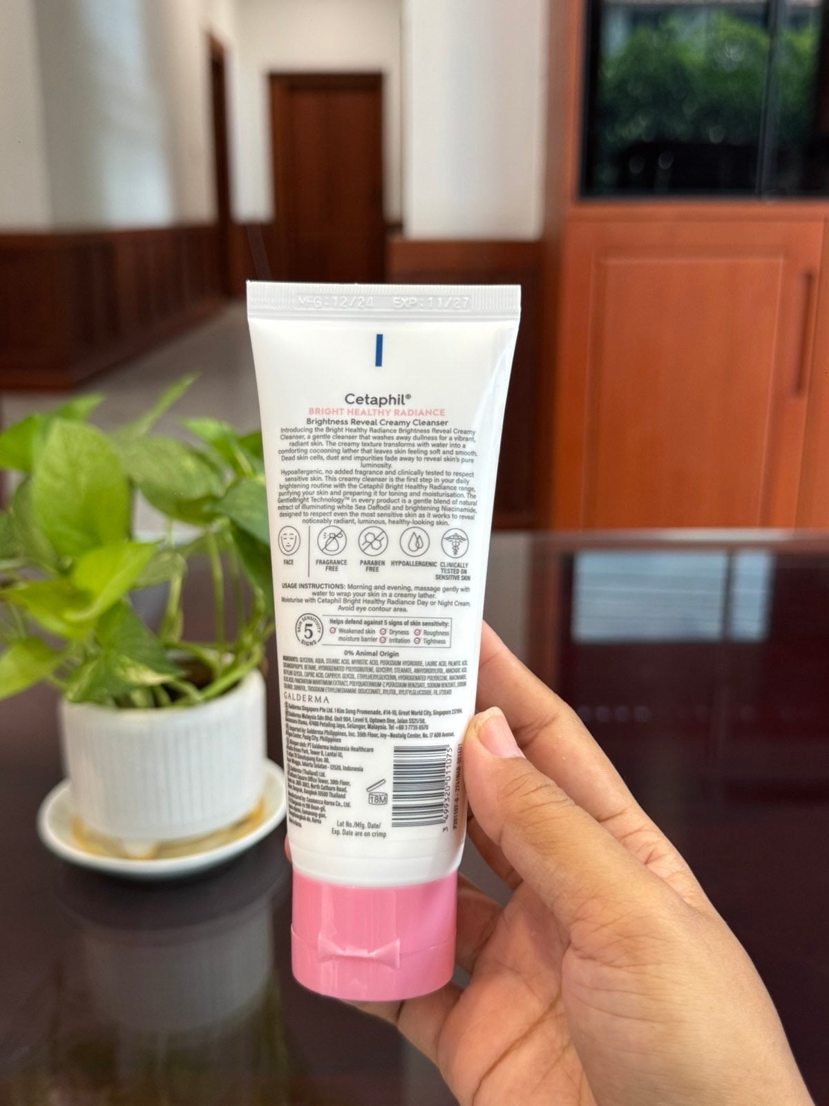 
                  
                    Cetaphil Brightness Reveal Creamy Cleanser 100g
                  
                