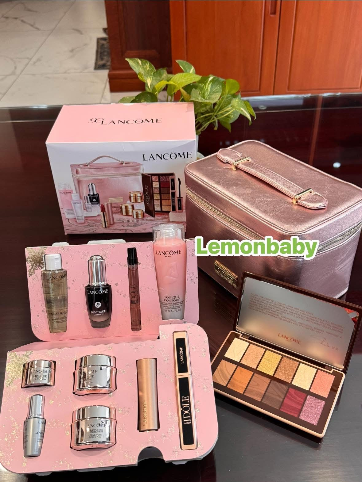 
                  
                    Lancome Beauty Box UN (ရွှေ Set)
                  
                