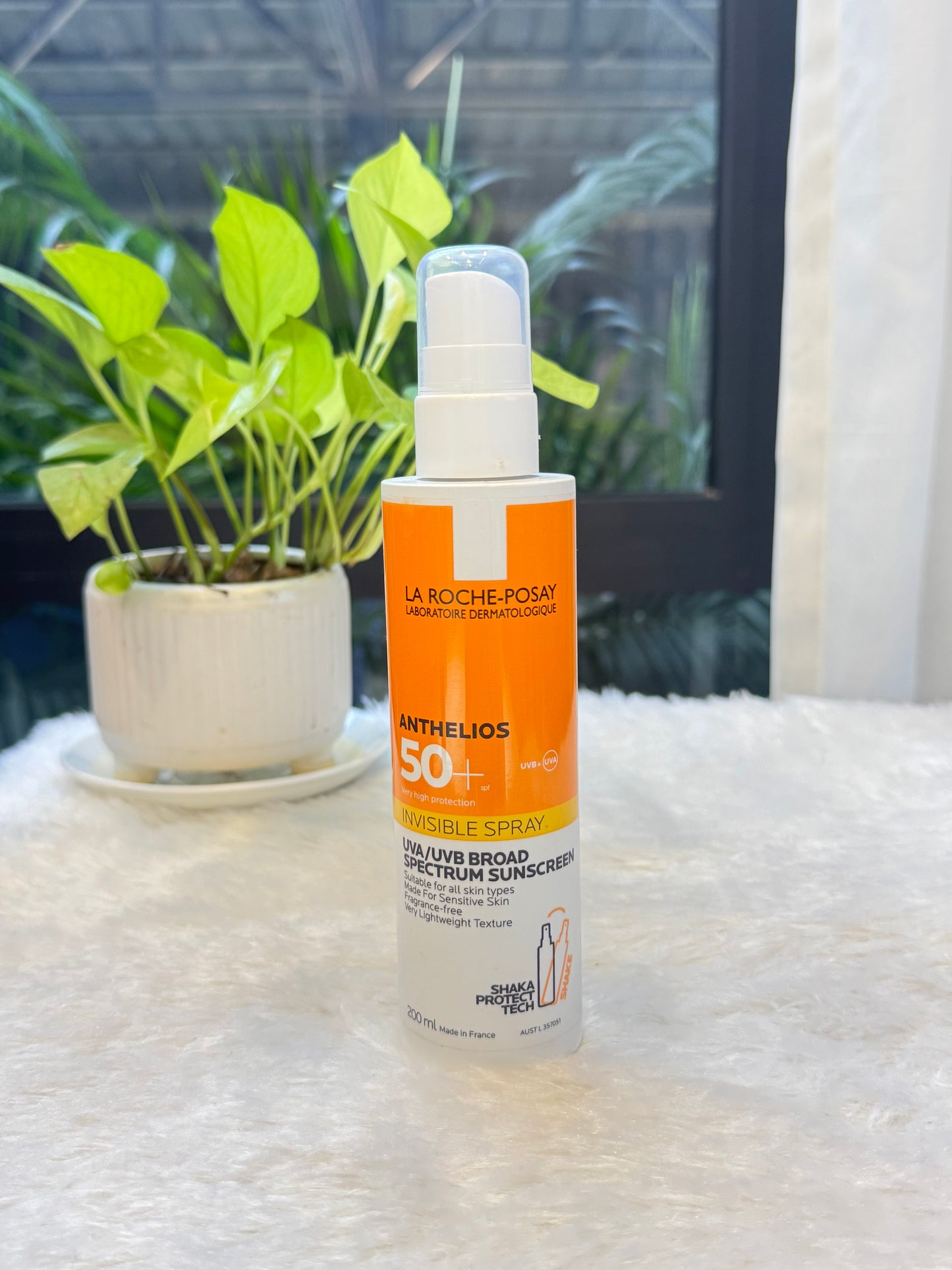 
                  
                    La Roche Posay Spray - 200ml
                  
                