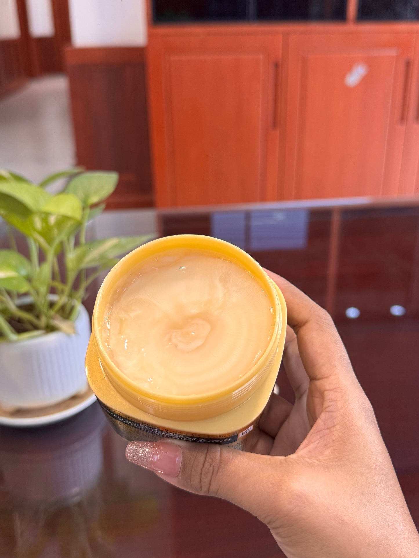 
                  
                    Tsubaki Hair Mask ( 180g )
                  
                