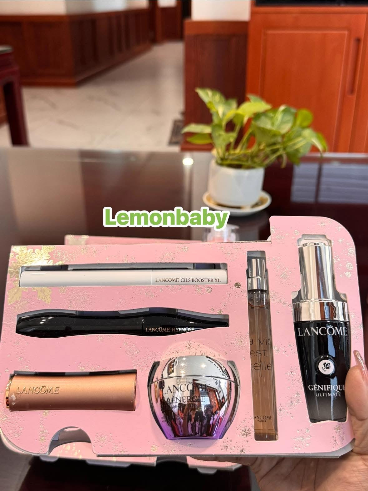 
                  
                    Lancome Beauty Box Deux (ခရမ်း Set)
                  
                