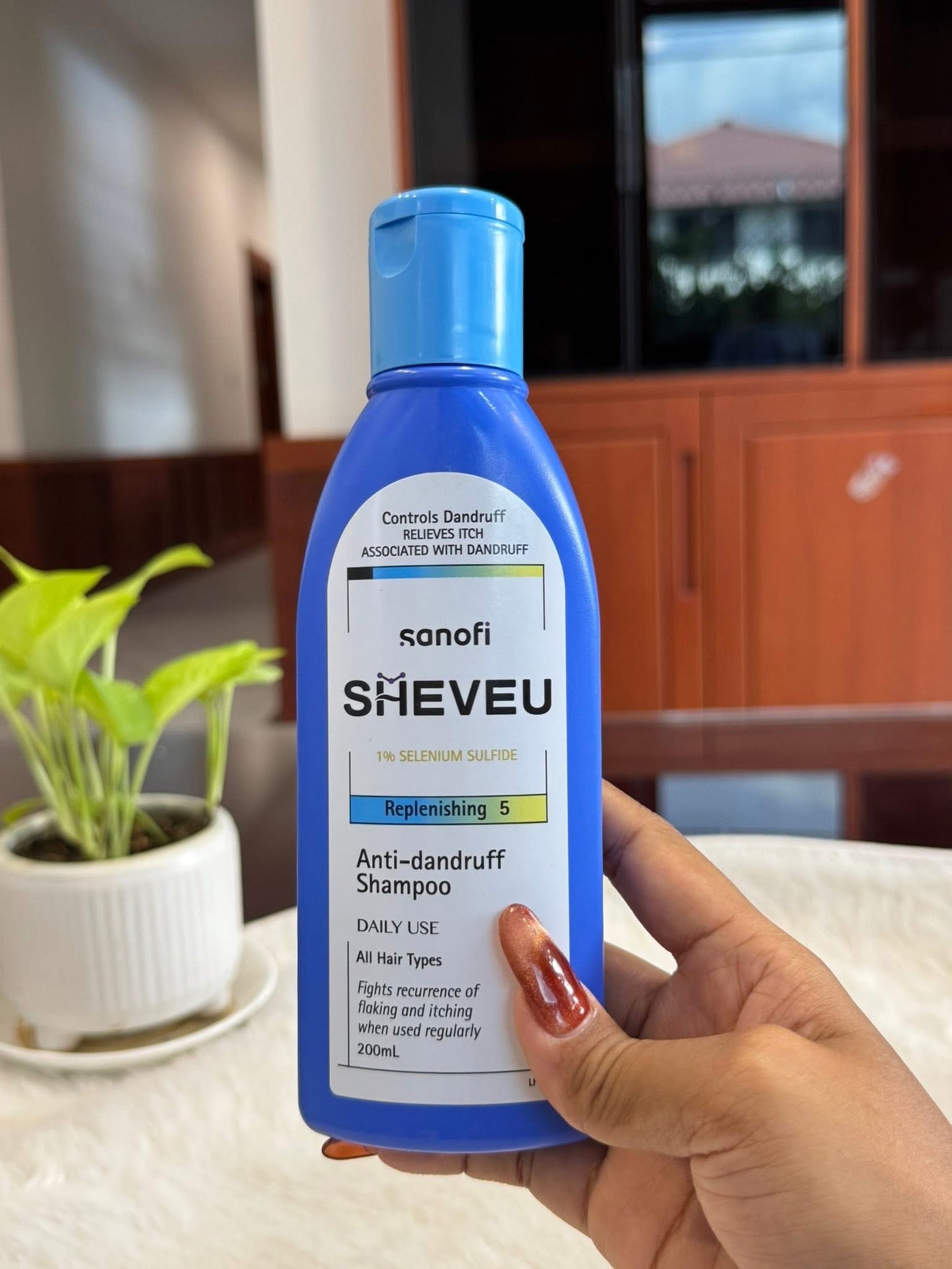
                  
                    Ausi Sheveu Shampoo -200ml
                  
                