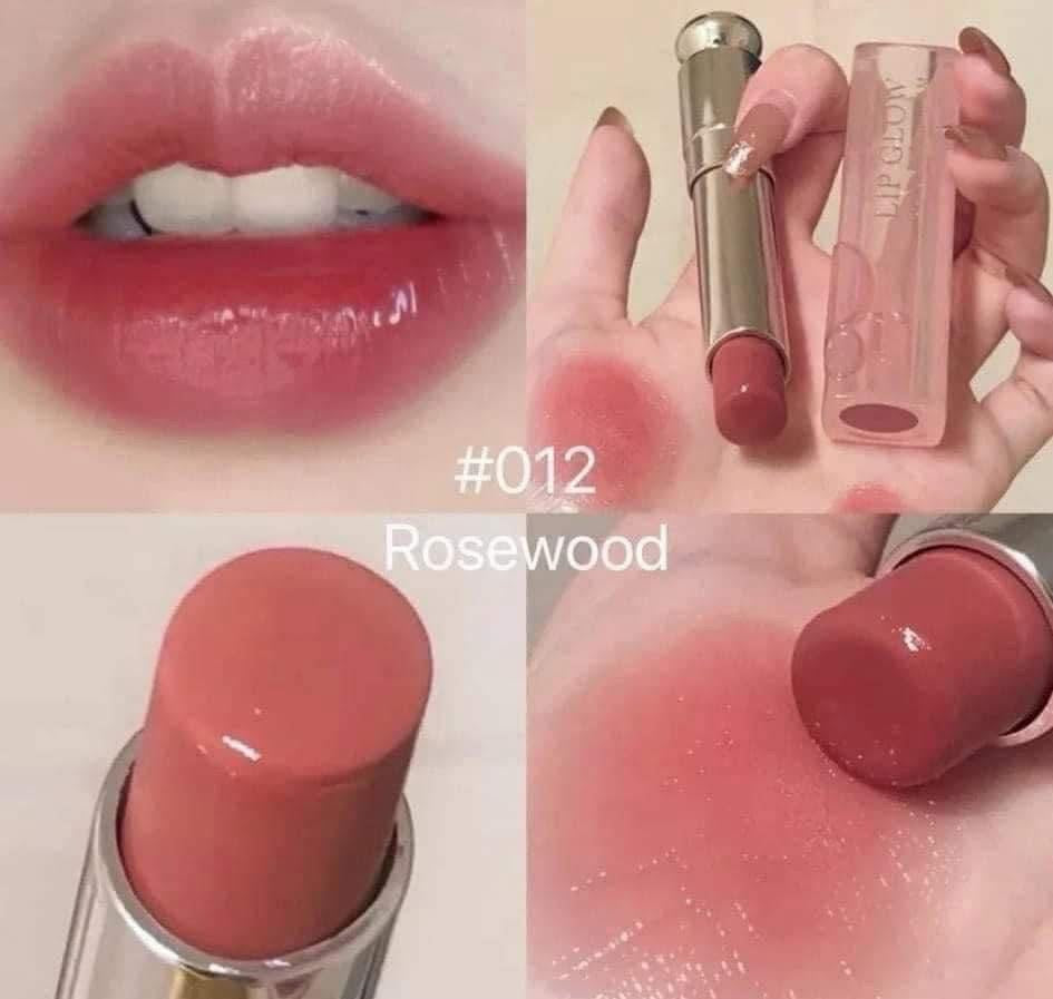 
                  
                    Dior lip glow (2pcs)
                  
                