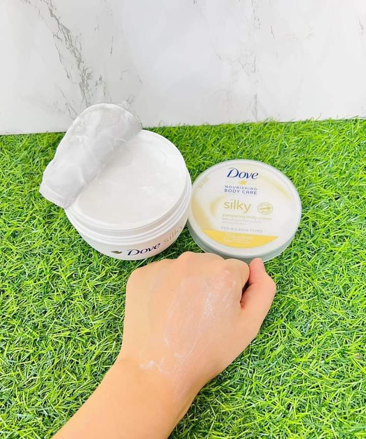 
                  
                    Dove - Silky Body Cream (300ml) - Lemonbaby
                  
                